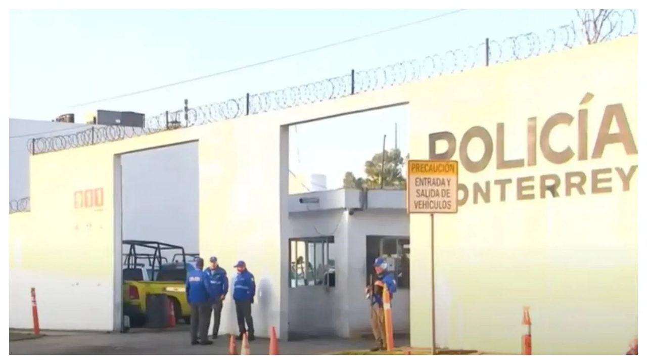 De no creerse: Detenido va al baño y escapa de la Policía en Monterrey