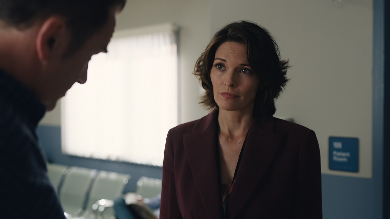 FBI.Most.Wanted.S03E01.Exposed.(2).1080p.10bit.AMZN.WEB-DL.DDP5.1.HEVC-Vyndros.mkv_snapshot_01.43_[2