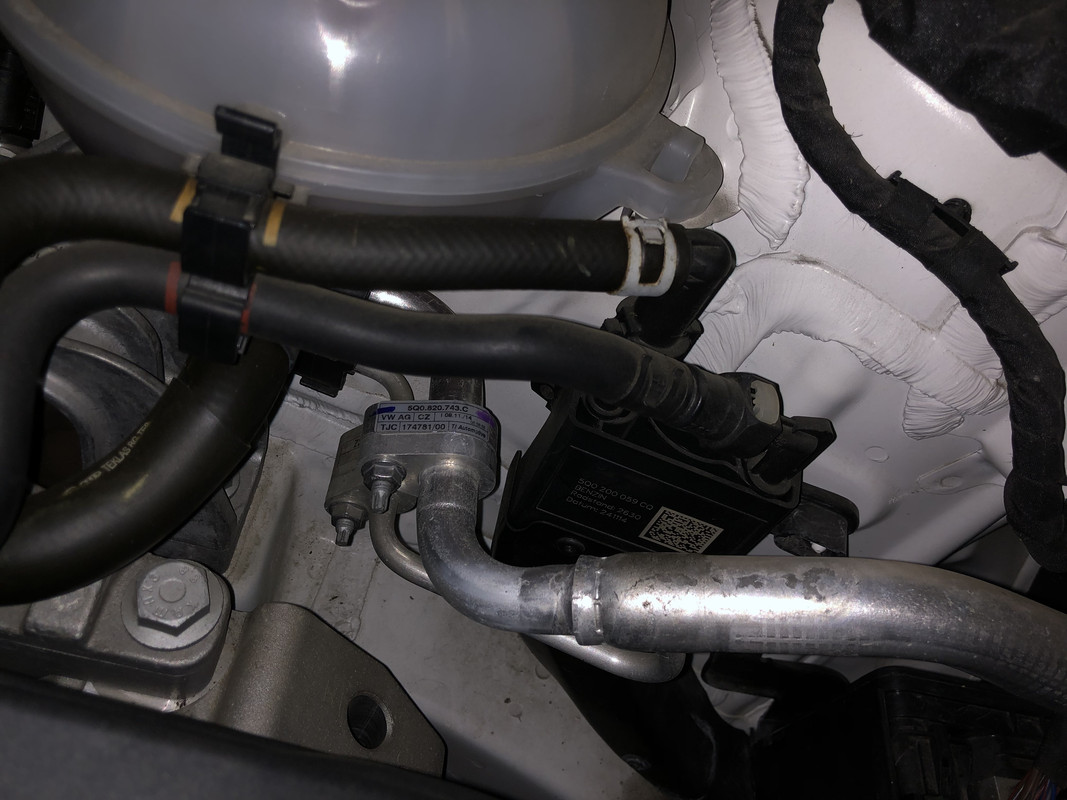 14693992-5703-414F-8416-0A83F34E8BF1