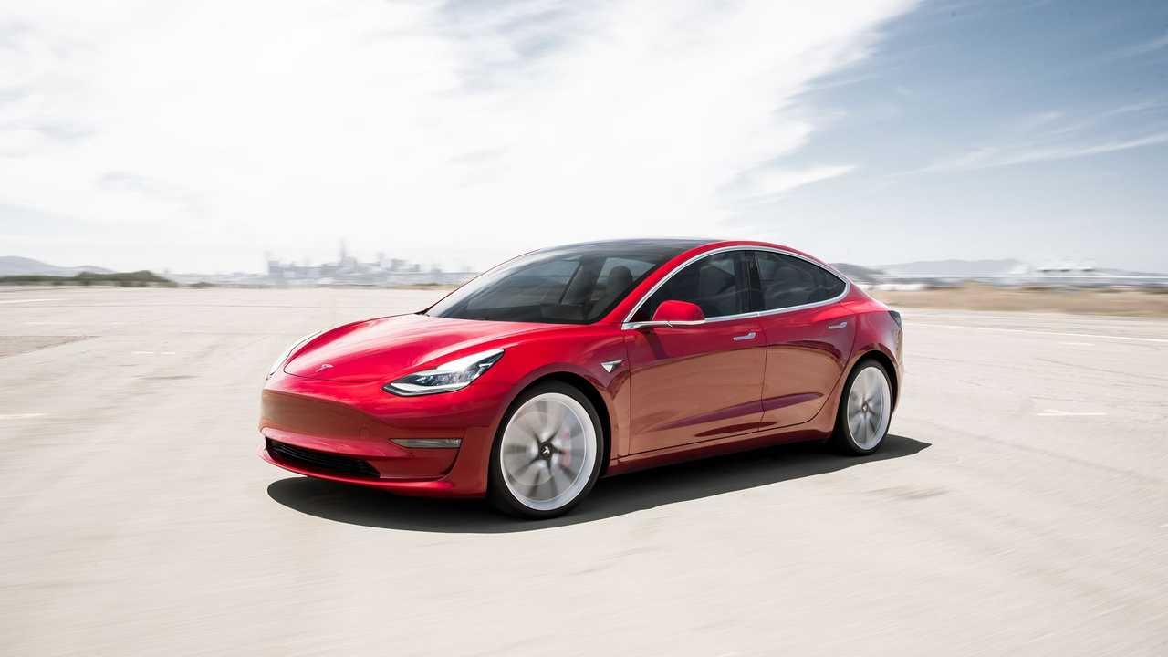 Tesla anuncia que produjo su auto eléctrico número 3 millones