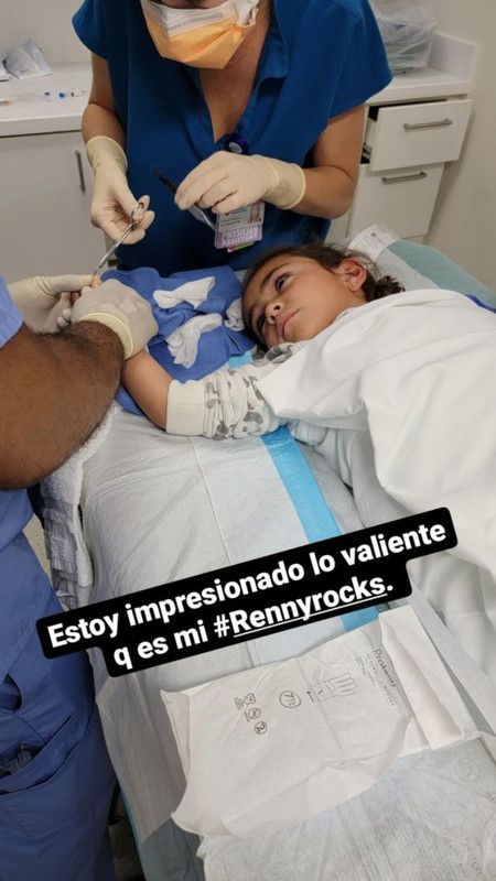 Hija de Jacky Bracamontes termina en el hospital tras accidente