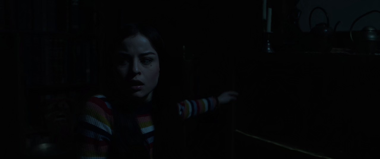 Annabelle-Comes-Home-2019-Hindi-English-Blu-Ray-720p-HEVC-EAC3-8ch-MSub-mkv-0004