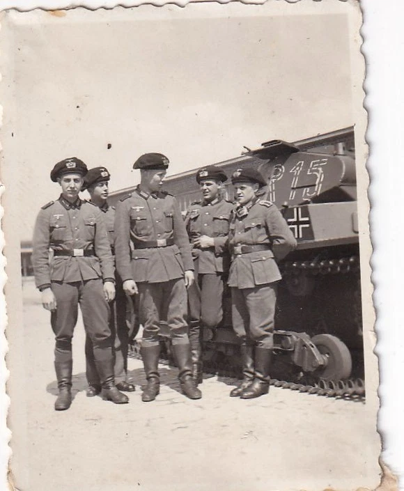 kleines Foto Panzermänner Panzerbarett Panzer Rgt 11 in Paderborn 1930 40er