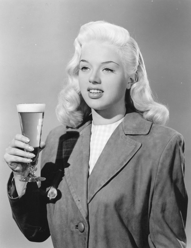 Diana_Dors_c02