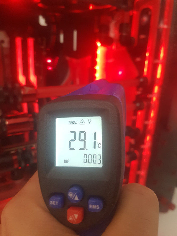 Säiliössä olevan nesteen lämpötilat