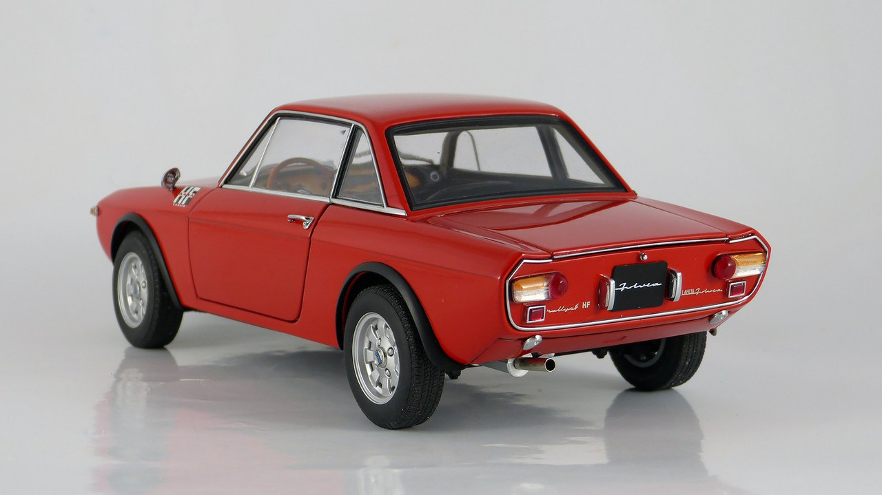 1:18 AUTOart Lancia Fulvia 1.6HF Fanalone (red) | DiecastXchange Forum