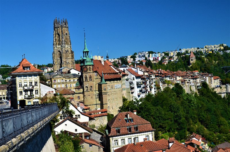 FRIBURGO-4-9-2019 - Suiza y sus pueblos-2019 (19)