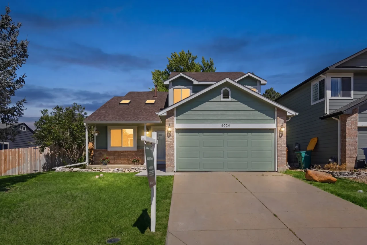 Exterior photo of 4924 S Dunkirk Way, Centennial, CO 80015
