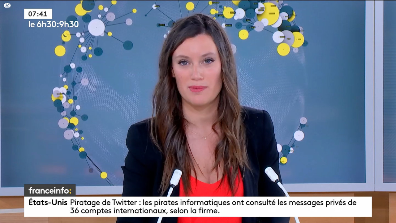 23 July - 05.29.00 - 9h30. Entre JT, chroniques, invités et revues de p....ts_snapshot_01.18.43.477