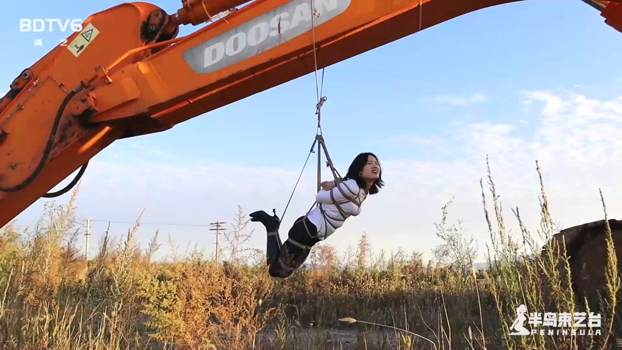 半岛束艺 户外挖掘机技术哪家强 海语.mp4_20211128_131122.315