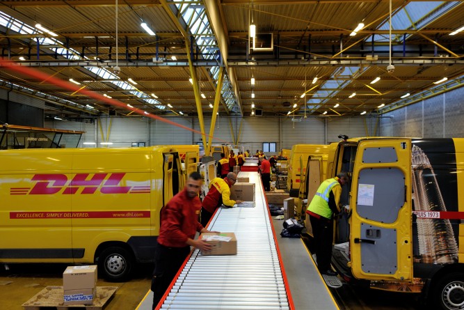 DHL-Lager — sichere Lieferung in Europa