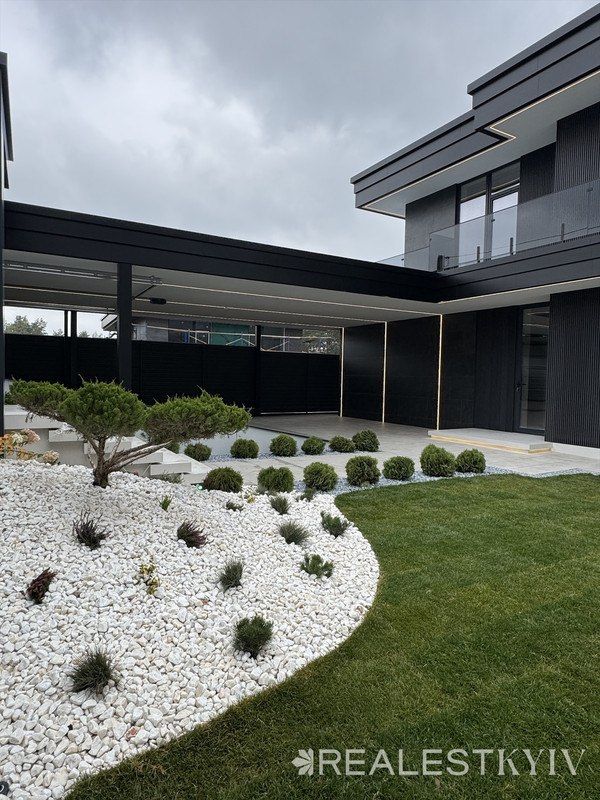 eZy Watermark_10-10-2025_11-45-33-9940AM