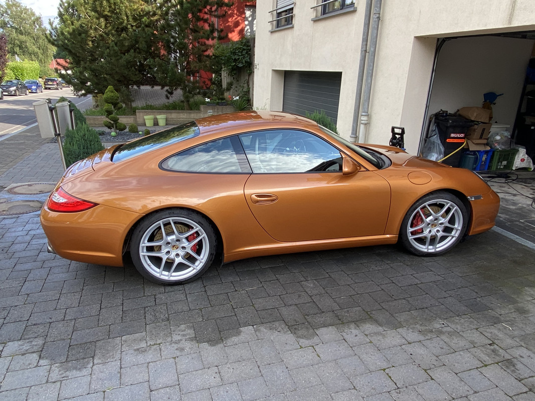 9D221B95-7B98-4F47-9F19-4DCF0B557251