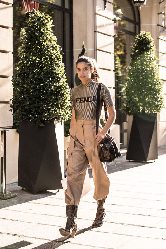 sara-sampaio-arrives-at-royal-monceau-hotel-in-paris-09-27-2018-