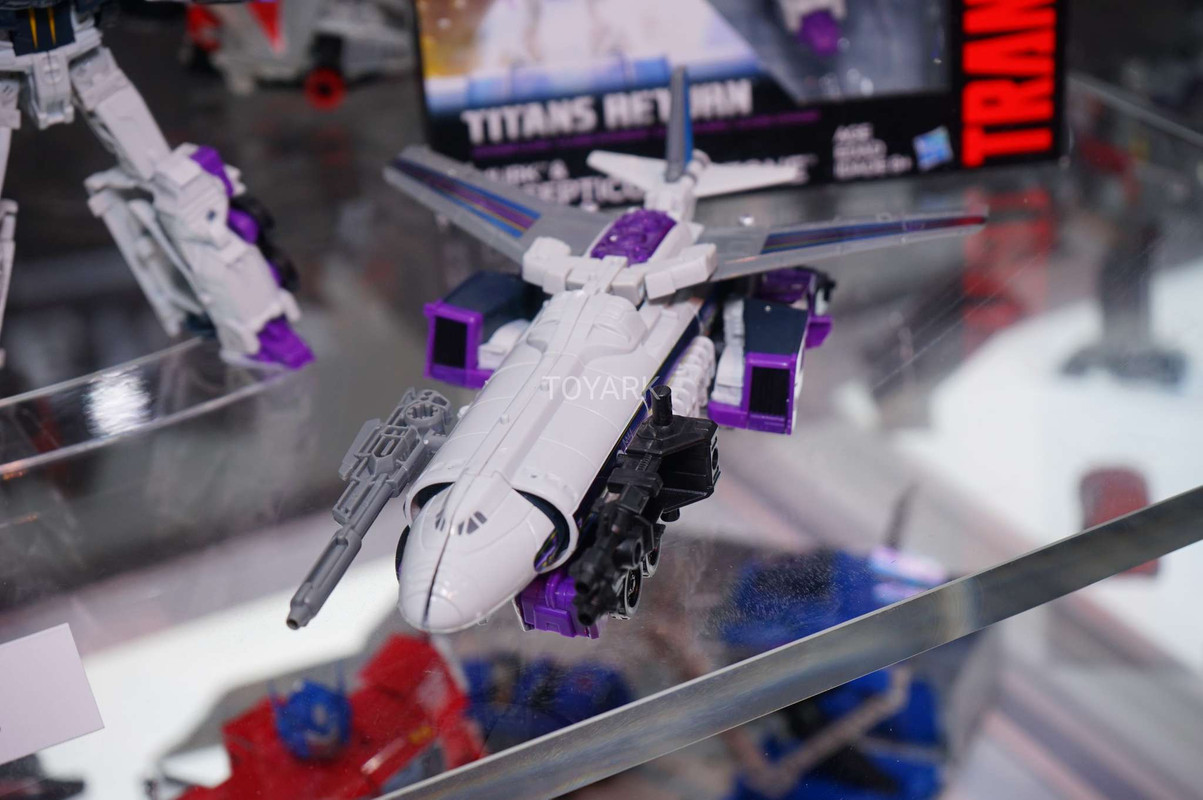 SDCC-2017-Hasbro-Transformers-019
