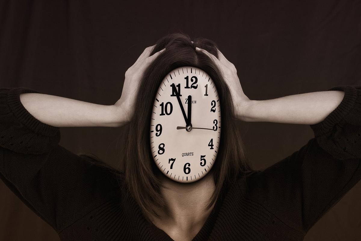 blacknwhite-clockface-new.jpg