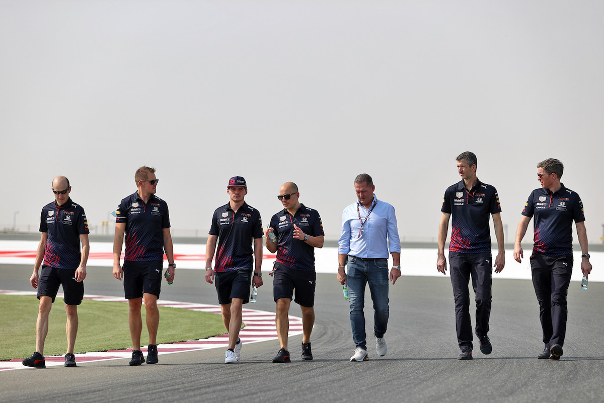 [Imagen: f1-gp-qatar-giovedi-track-walk-25.jpg]