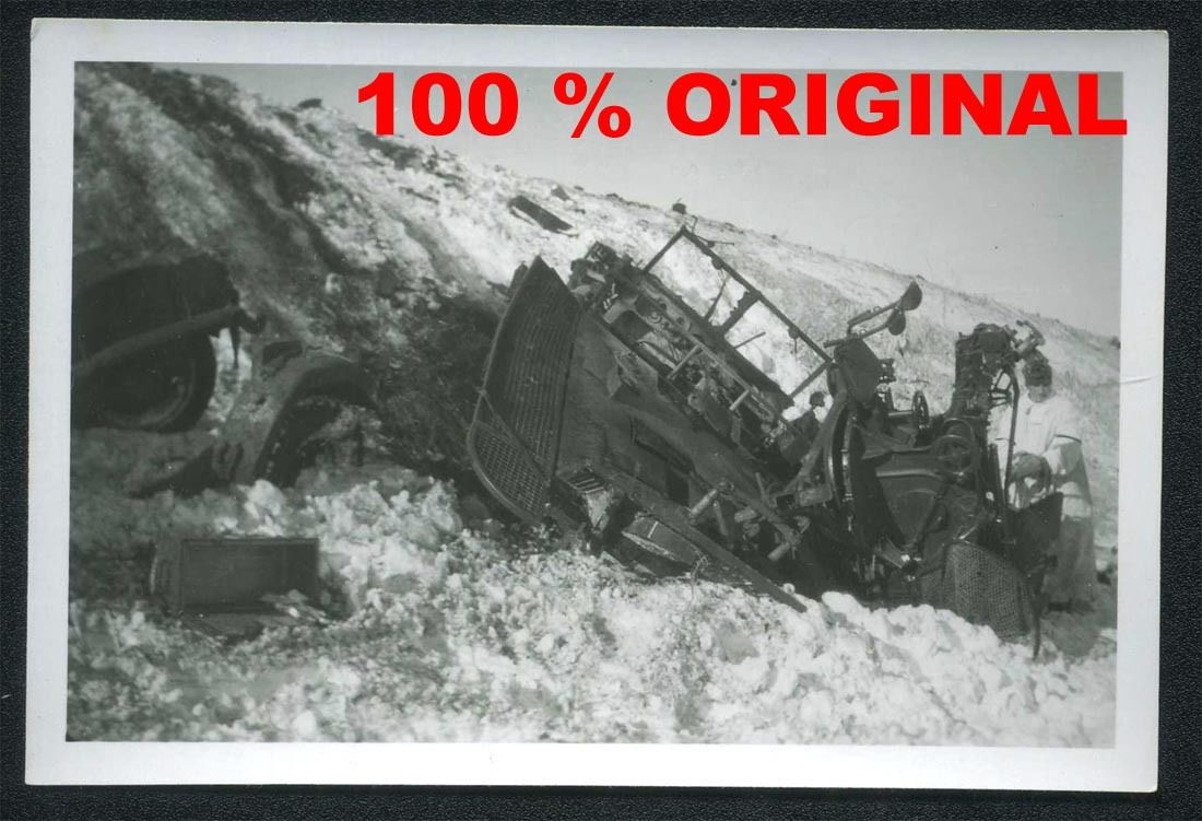 Zerstörte Halbkette Sd.KfZ 10-5 mit 2cm FLAK - O