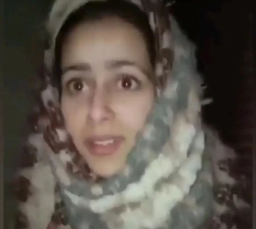 Muslim girl sucking dick and rubbing dick on pussy