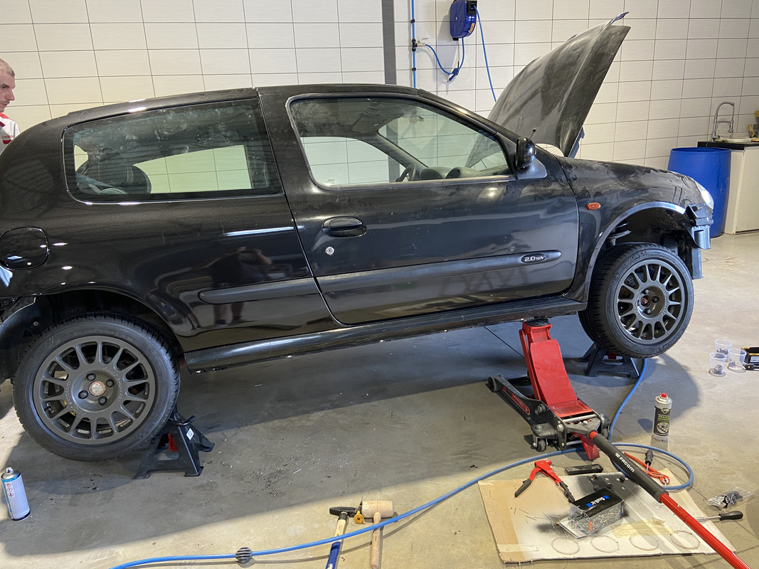 C3D2E0DF-E883-4223-8E90-D14FD454476A