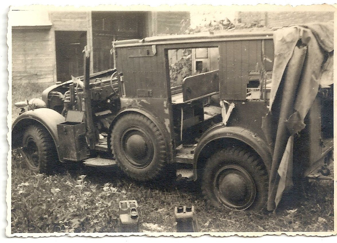 Orig.Foto Schwer Beschädigter LKW Kübelwagen Weh