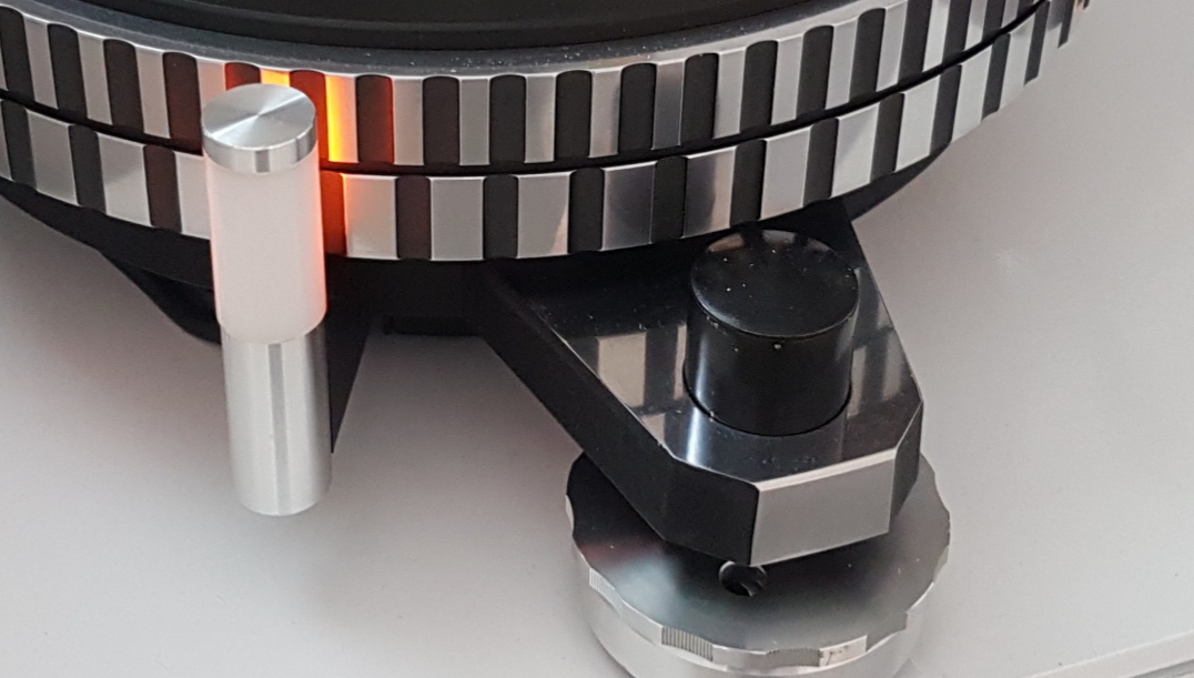 [Bild: DDX-1000-Detail.jpg]
