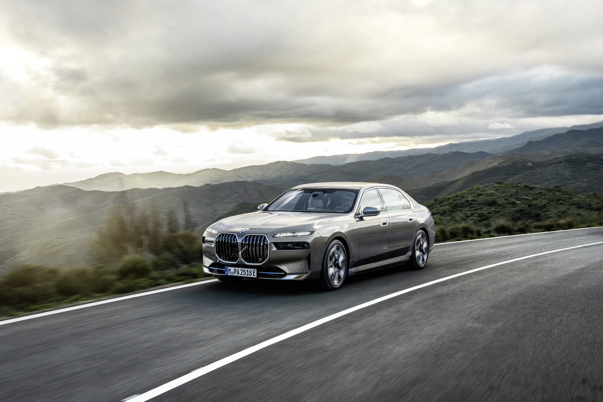 P90458210_highRes_the-new-bmw-i7-xdriv