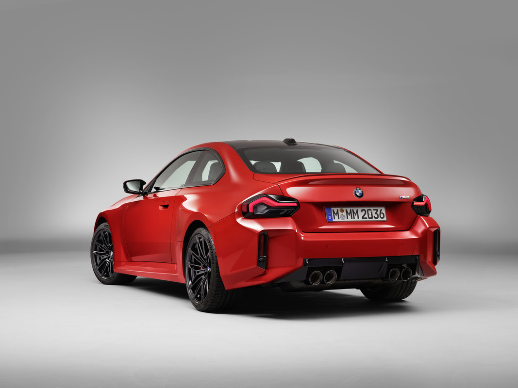 P90481947_highRes_the-all-new-bmw-m2-s