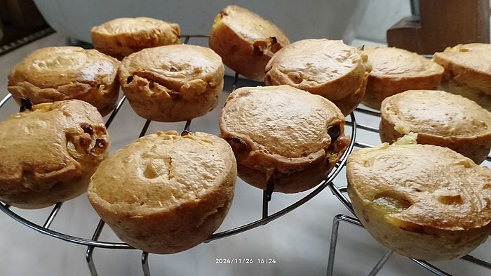 https://i.postimg.cc/wMyMvbr1/baconos-hagymas-muffin.jpg
