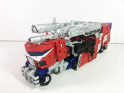 Siege-Leader-Optimus-Prime-01