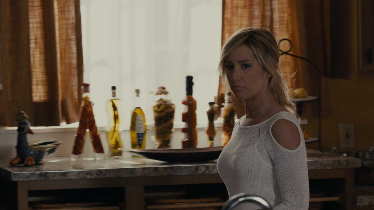 Scary Movie 5 (2013) (1080p Bluray AV1 Opus) [NeoNyx343] - [00:32:12.139]v1