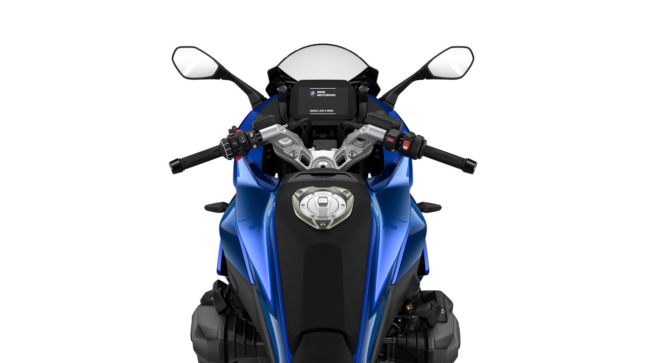 P90596248_highRes_the-new-bmw-r-1300-r