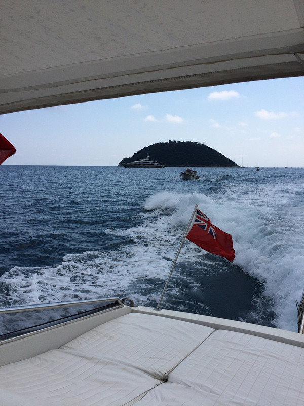 BEC9BD6F-0A6E-4958-9B5D-830B7871BD42