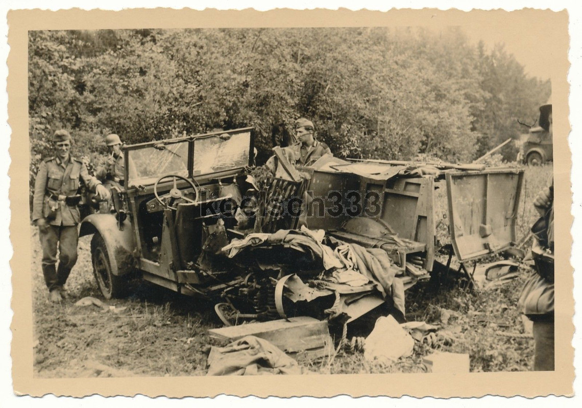 Kübelwagen Artillerie Volltreffer  PKW Wrack Neb