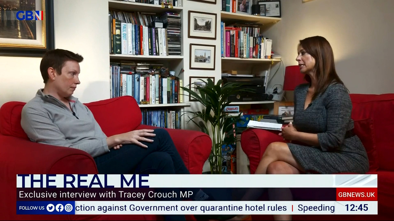 09.13 - 12.00.00 - The Lunchtime Briefing with Gloria De Piero. Your ....ts_snapshot_46.21.672