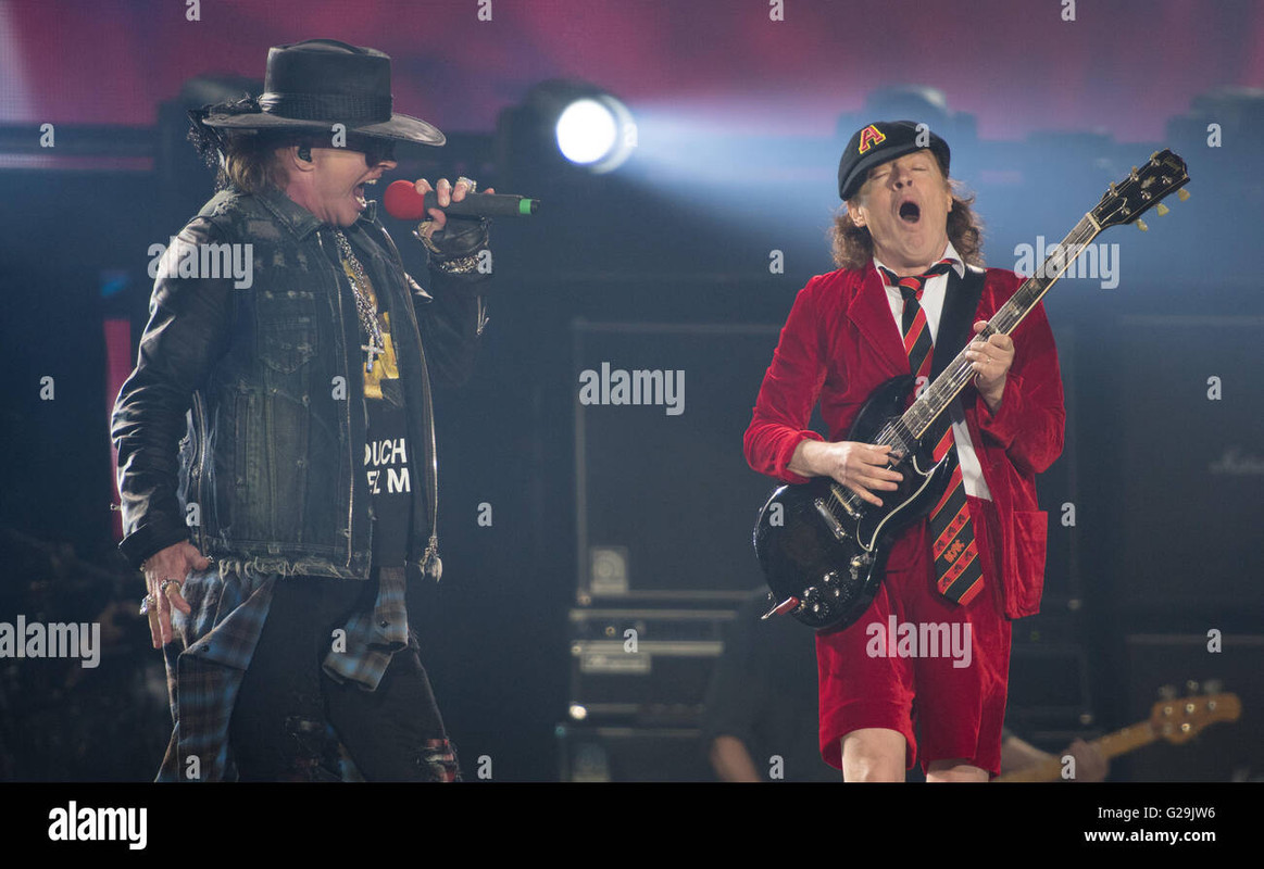 hamburg-germany-26th-may-2016-axl-rose-l