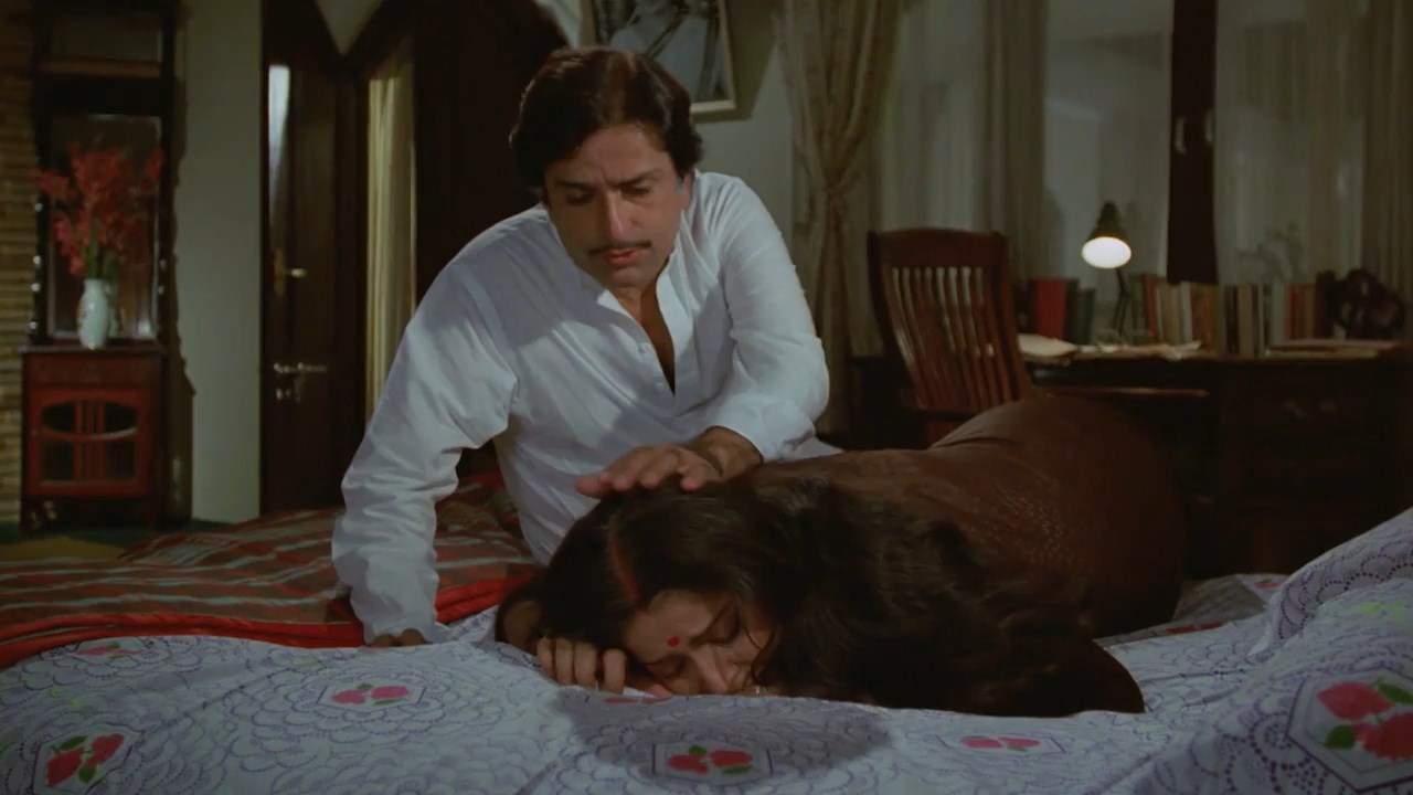 Baseraa 1981 WebRip [Hindi] 480p 720p ESub Screenshot