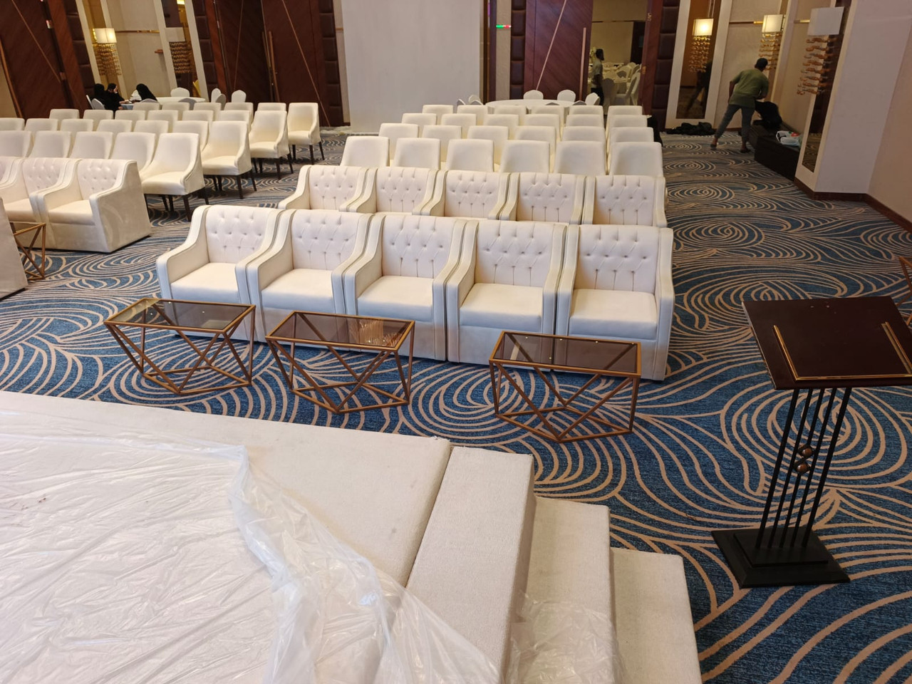 كنب مفرد مخمل للايجار