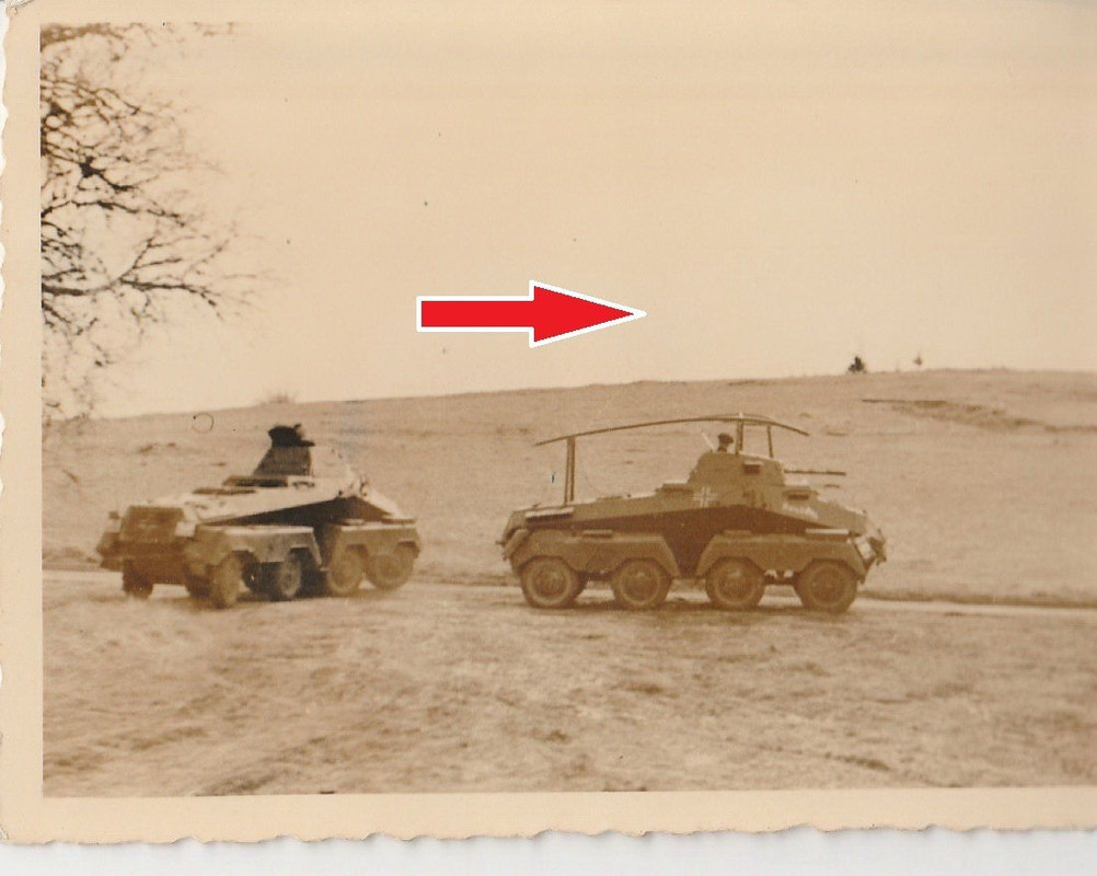 2 Panzerspähwagen Sd.Kfz.232 8Rad Wiking Name Se