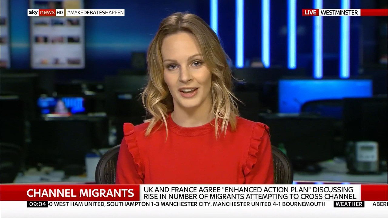 31 December - 09.00.00 - Sunrise. Sarah-Jane Mee with a mix of t