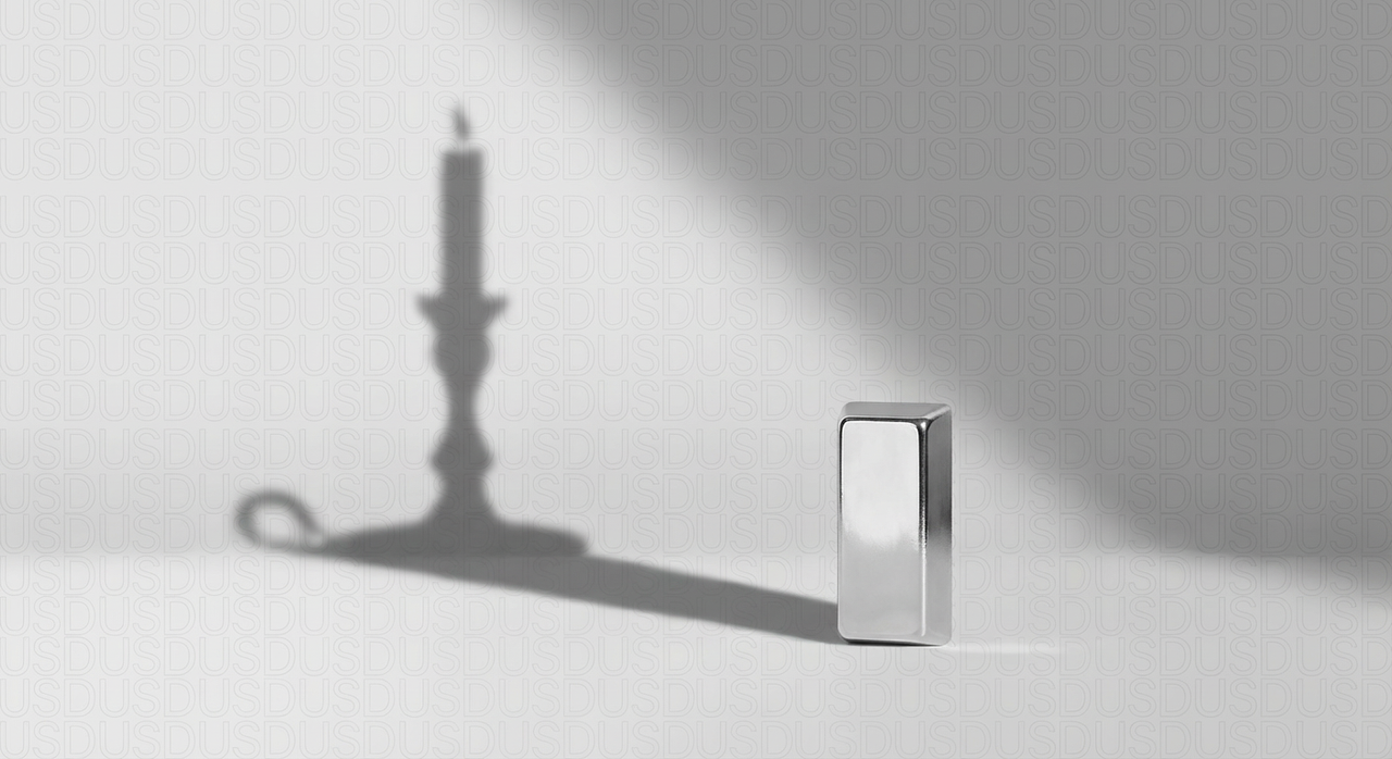 Harga Perak XAGUSD turun dekat $56,70 seiring ekspektasi Fed dan ketatnya pasokan