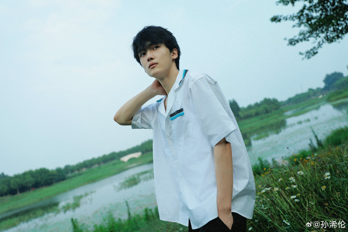 0060OJ29ly1hroya36liaj356o3gghe3