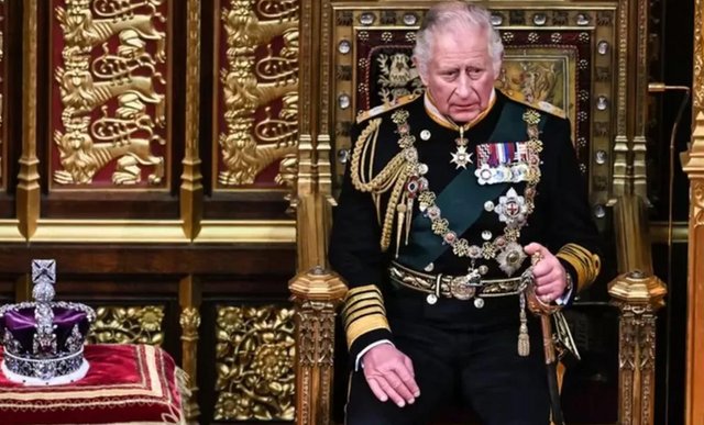 Infiel, mentiroso, vago y recortado mental, así es Carlos III, el nuevo monarca del Reino Unido Carlos-III