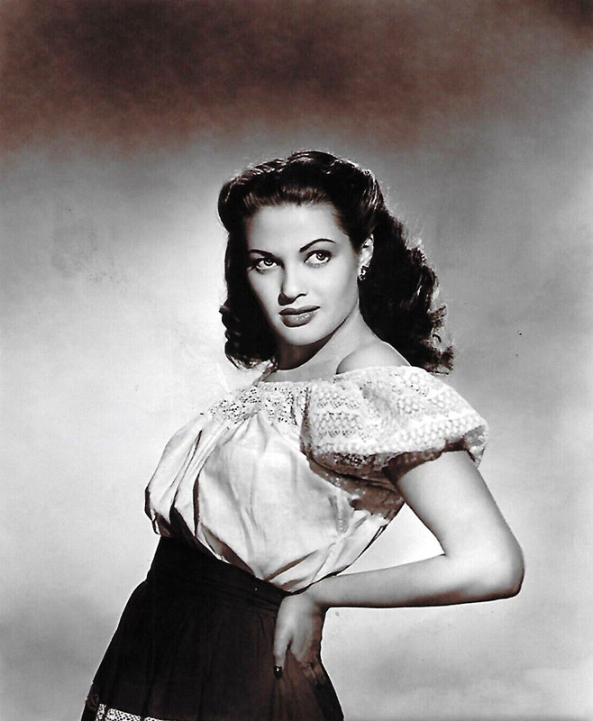 Yvonne De Carlo d49
