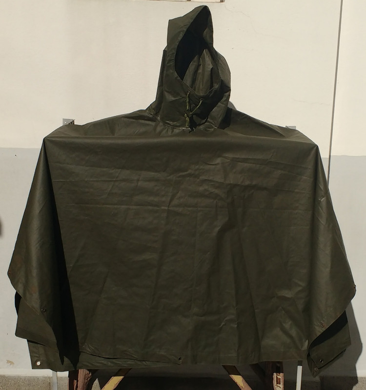 Poncho-impermeable-1