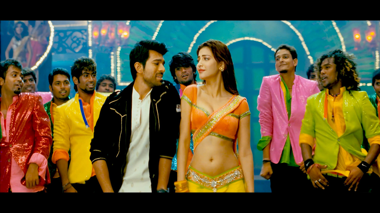 Shruti Haasan From Yevadu Hot Song 4K.mp4_snapshot_03.27.424