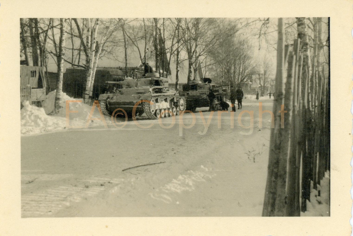 Kämpfe Russland Tank Panzer Tarn Camo Whitewash Foto