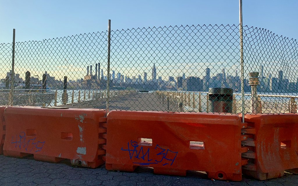 EDACC5F5-0576-42CA-9AEE-CC67B1079E79