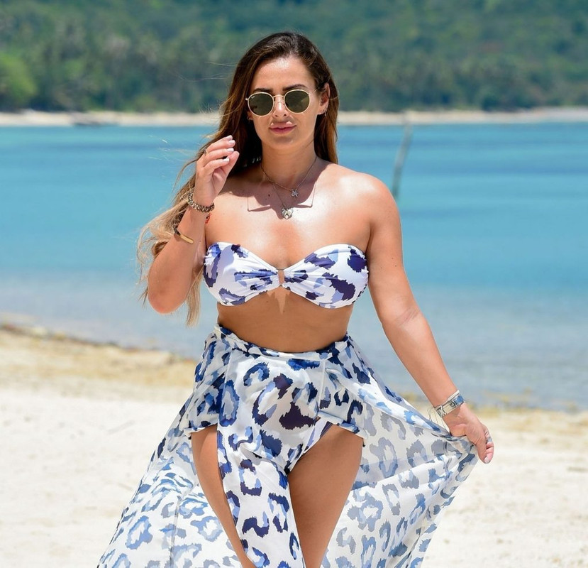 Courtney-Green-UpskirtSTARS.com-1-1024x1525 (4)