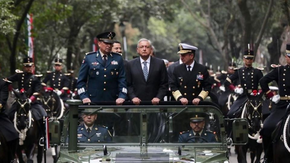 AMLO felicita a diputados por aprobar iniciativa para que Fuerzas Armadas sigan en las calles